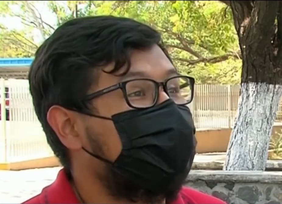 “Además de su paradero, nos importa su 
<a href="https://www.univision.com/temas/salud">salud </a>porque necesita su dosis diaria de insulina. Queremos ser positivos, pero 
<b>si es necesario vamos a voltear el país para hallarla”</b>, dice Fabián Trillo, sobre su hermana Lucía. 
<br>