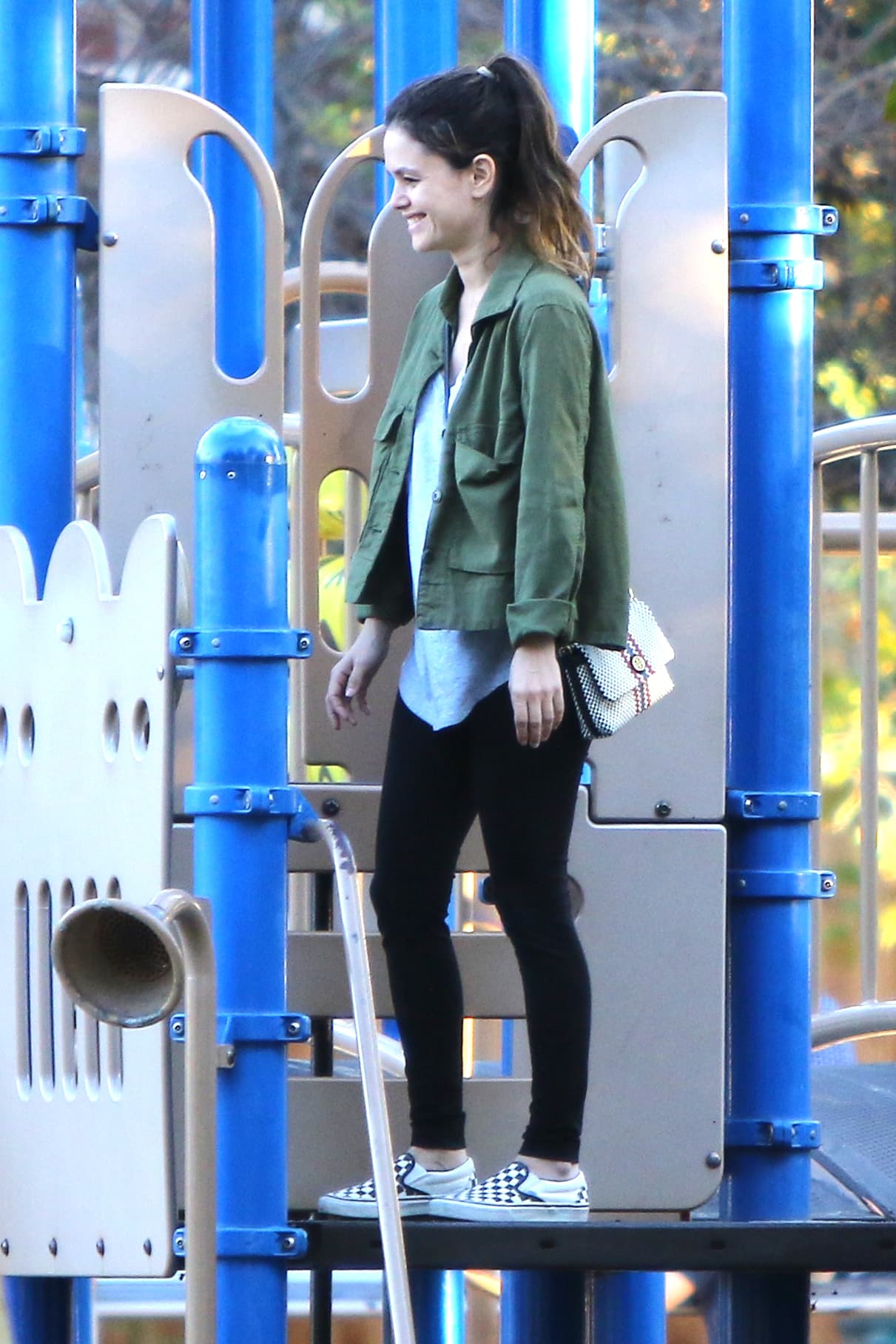 Subieron a la resbaladilla y a otros juegos.