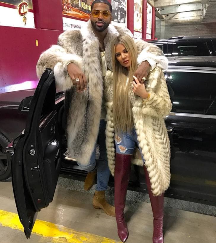 Oficialmente, Khloe Kardashian no ha dicho nada sobre su separación del padre de su única hija. Sin embargo, este miércoles se supo que Kim Kardashian dejó de seguir en las redes sociales tanto a Thompson como a Woods.