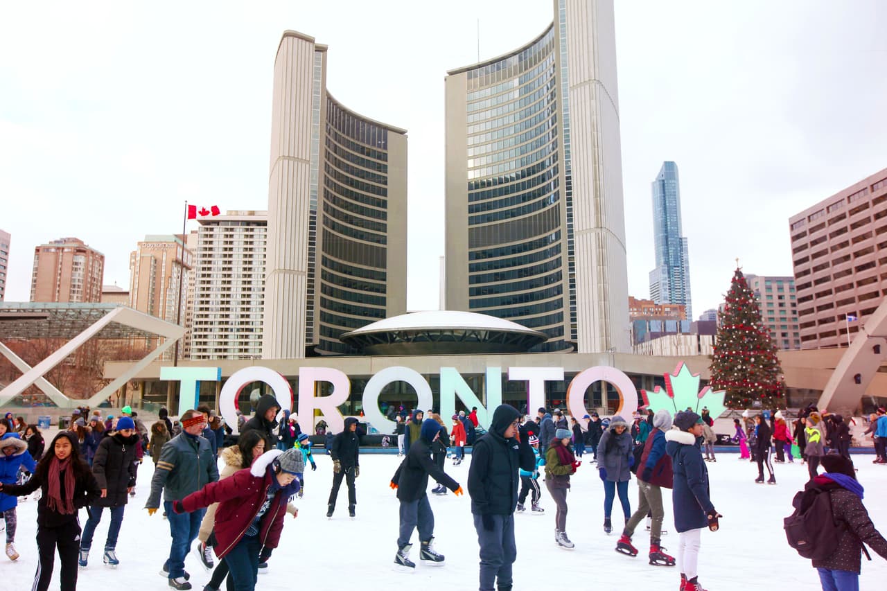 <b>Puesto 9. Canadá, Austria, Estonia, Islandia e Irlanda</b>
<br>
<br>
<b>Índice de Percepción de Corrupción: 82 puntos.</b>
<br>
<br>Transparencia Internacional explica que su índice clasifica a un total de 180 países y territorios por la percepción e corrupción en el sector público, según un análisis de expertos. El estudio se basa en 13 fuentes de datos independientes con el que se construye una escala de cero a 100 para cada país, “donde cero es altamente corrupto y 100 es muy limpio”, según explica Transparencia Internacional.
<br>