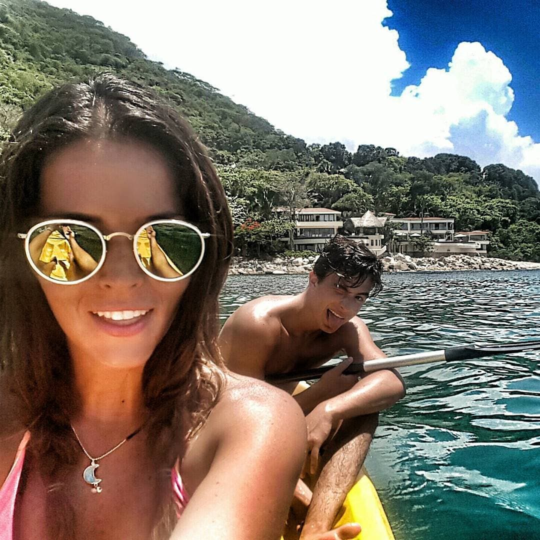 Claudia Álvarez también pasa tiempo con los hijos de Billy Rovzar. Aquí la vemos con Max.