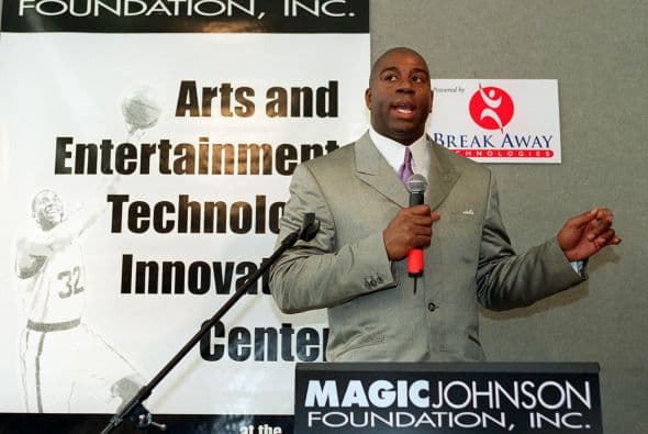 En el 1991 Johnson fundo el Magic Johnson Foundation dedicado a combatir el VIH y SIDA, desde entonces su fundación también se enfoca en varias obras de caridad.