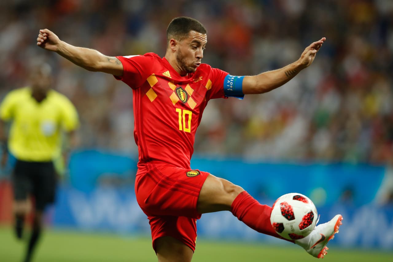 Otro balón recibió en el área Hazard cuando el partido iba 1-2 en contra. Por izquierda y derecha buscó posibilidades.