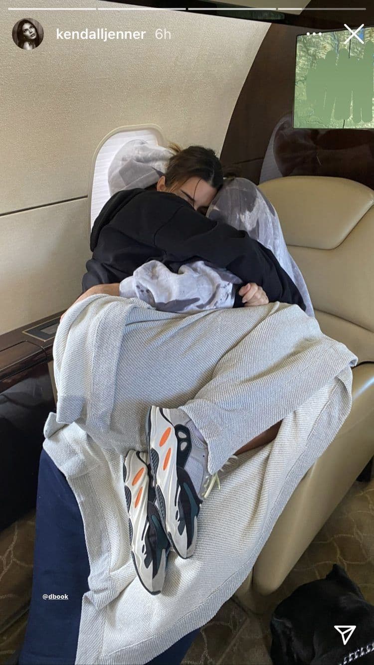 Los novios celebraron su primer aniversario el 13 de junio de 2021, así que postearon en dicha red social varias fotografías en las que aparecían juntos.