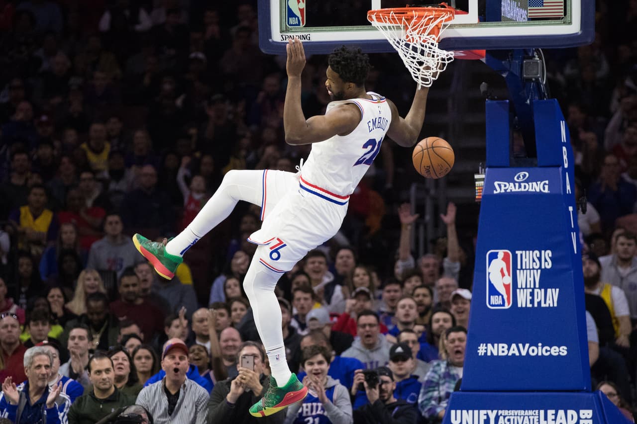 Joel Embiid fue la figura de Philadelphia 76ers con 37 puntos, 14 rebotes y tres asistencias.