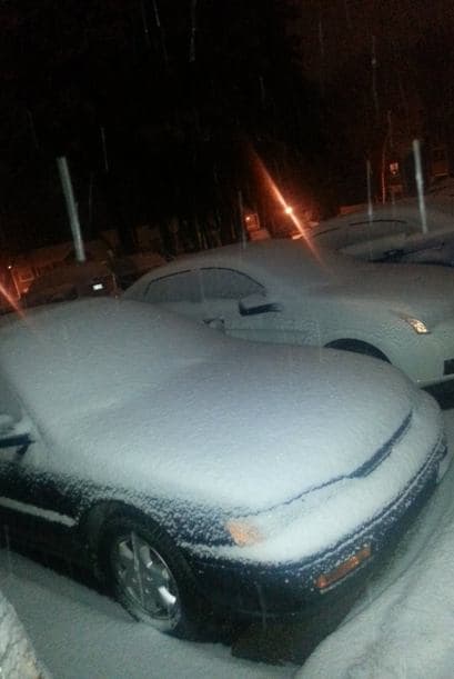 Erika Velázquez fue una testigo más de automóviles cubiertos por la nieve.