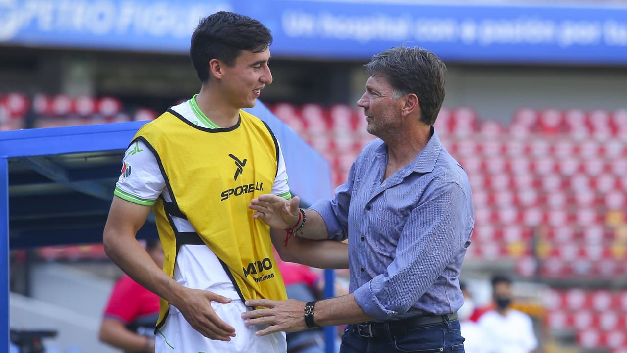 Hernán Cristante puso en la mesa su renuncia como director técnico de Querétaro.