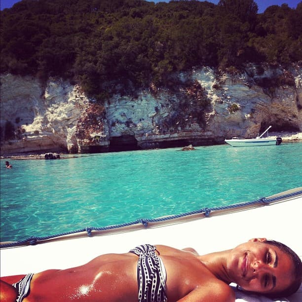 Adora postear fotos suyas en bikini.