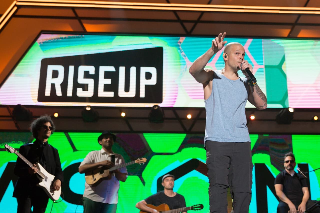 Residente rapeó y puso a bailar al público con la canción ‘Latinoamérica’ que se convirtió en un himno. Foto: David Maris.