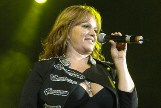 El mismo escenario en Texas, la misma noche del 2009, fue el punto de partida de la gira de Jenni Rivera llamado 'La Gran Señora'. La cantante se presentó después en el Freeman Coliseum en San Antonio, el Nokia Theatre de Los Ángeles, el Allstate Arena de Chicago y el Madison Square Garden de Nueva York.