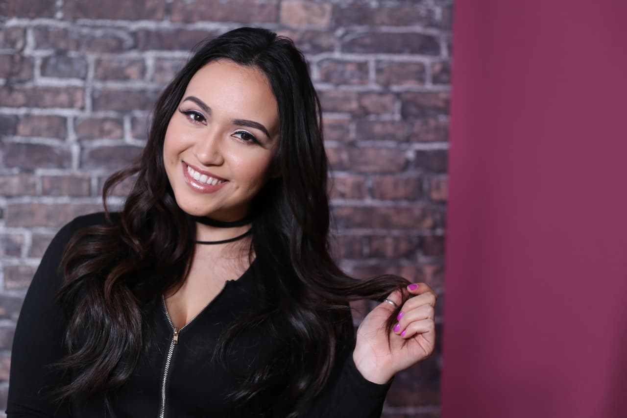 Ella es Verónica Rosales, proviene de Houston, Texas y es integrante del Team Recodo lidereado por Poncho Lizárraga.