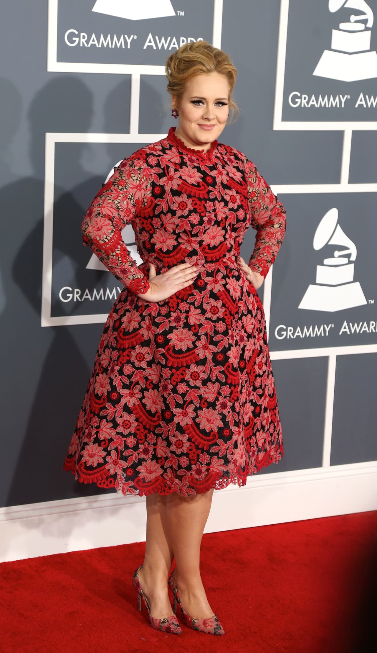 Las instantáneas fueron tomadas durante su gira por Estados Unidos en 2009. En ellas se aprecia a la cantante relajada, bromeando y hasta con una mascarilla en el rostro.