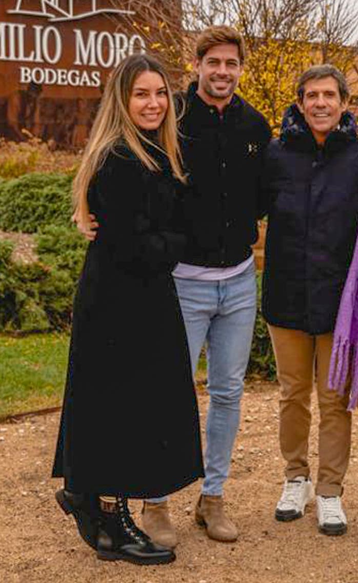 Su historia de amor con el protagonista de 
<b><a href="https://vix.com/es/detail/series-598?utm_medium=internal_referral&utm_source=univision&utm_campaign=breaking_news&utm_content=ed_entertainment&utm_term=slideshow" target="_blank">Cuidado con el Ángel, que puedes ver gratis aquí en ViX</a></b>, inició en 2002 cuando se conocieron en el reality show 'Protagonistas de novela'.
<br>