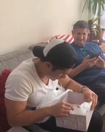 "Todavía (me afecta verlo así), primero para serte sincero yo 
<b><a href="https://www.youtube.com/watch?v=BCQmo2pHCMQ" target="_blank">no me siento el mejor amigo del mundo </a></b>con él", dijo. 
<br>