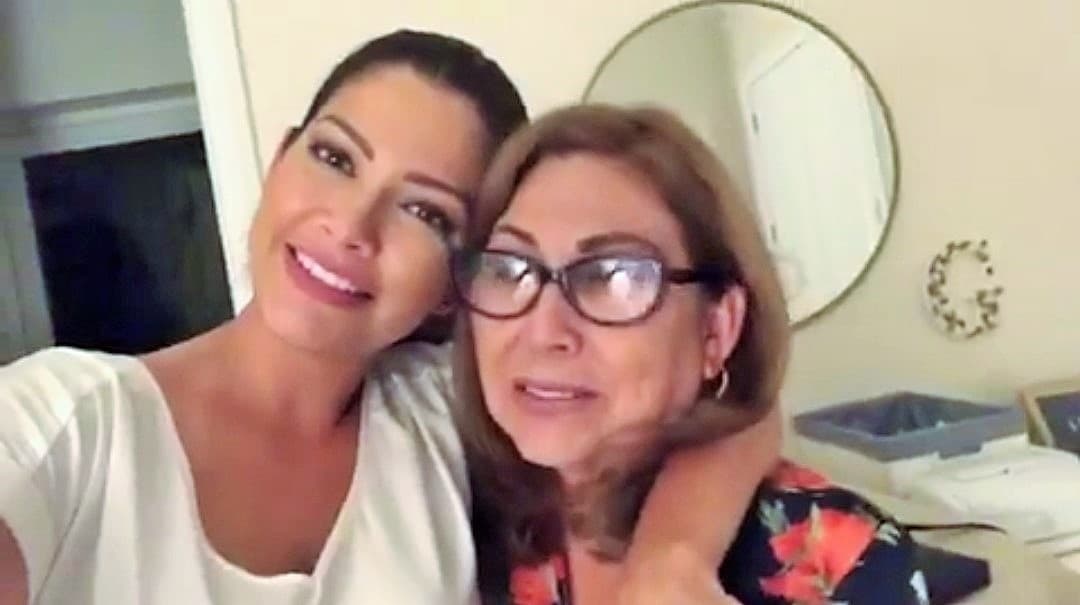 Después de 5 meses de no estar cerca físicamente ambas se demostraron el amor que existe entre ellas.
<br>