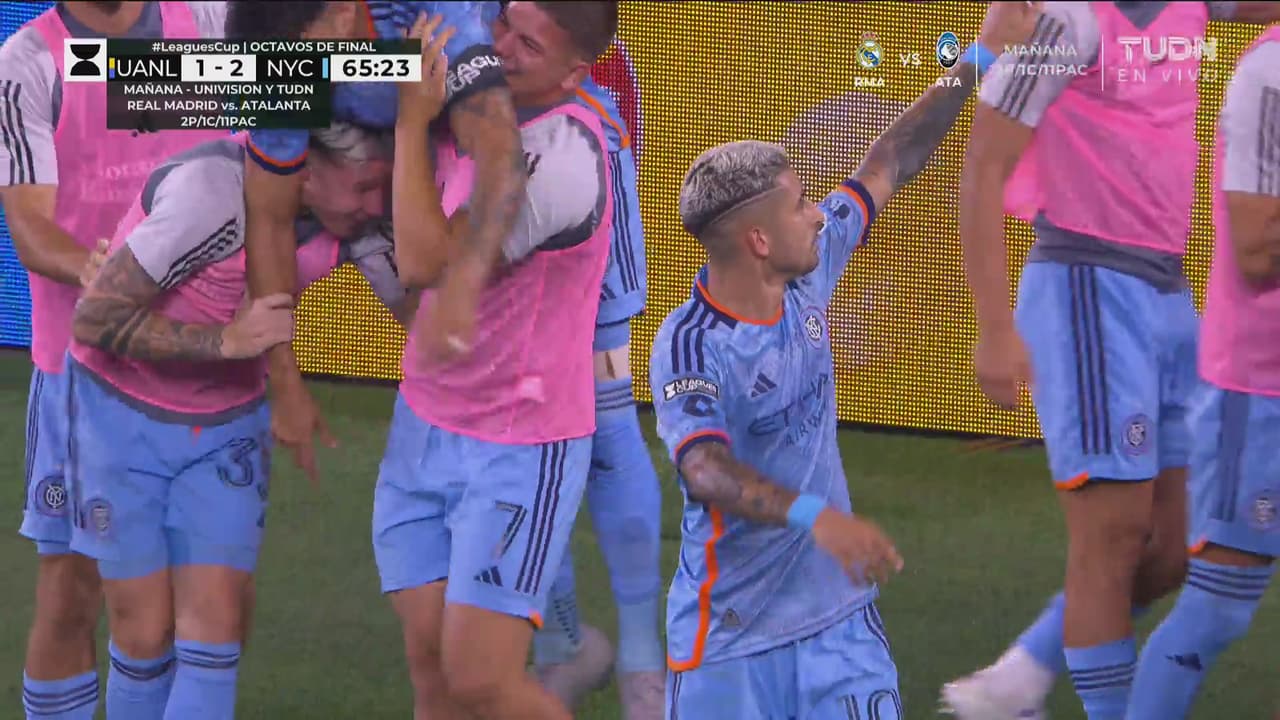 ¡Le dieron la vuelta! Santi define cruzado el 1-2 para NYFC