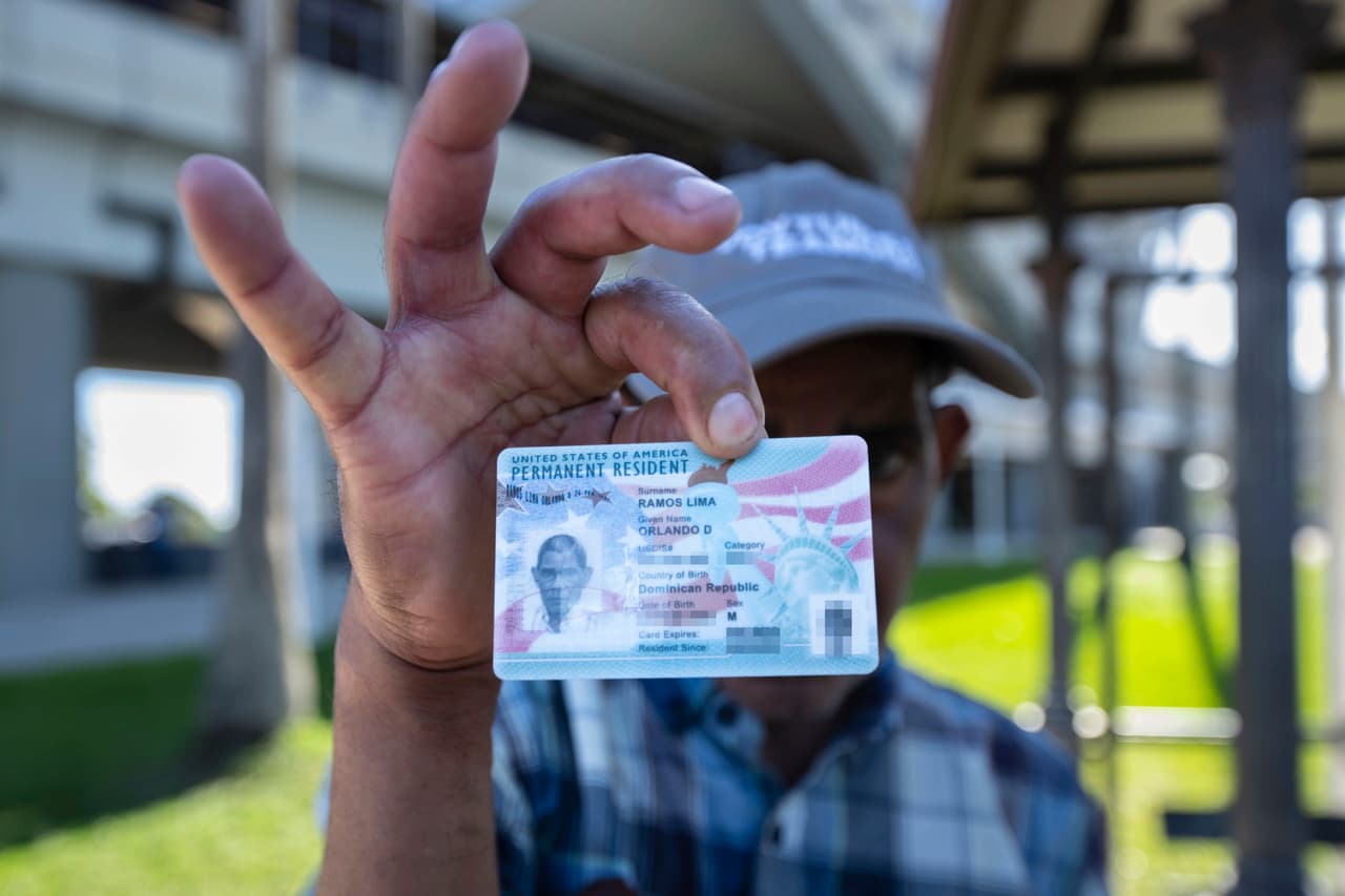 ¿Por qué los hispanos tienen dos apellidos y cómo funciona esto en EEUU?