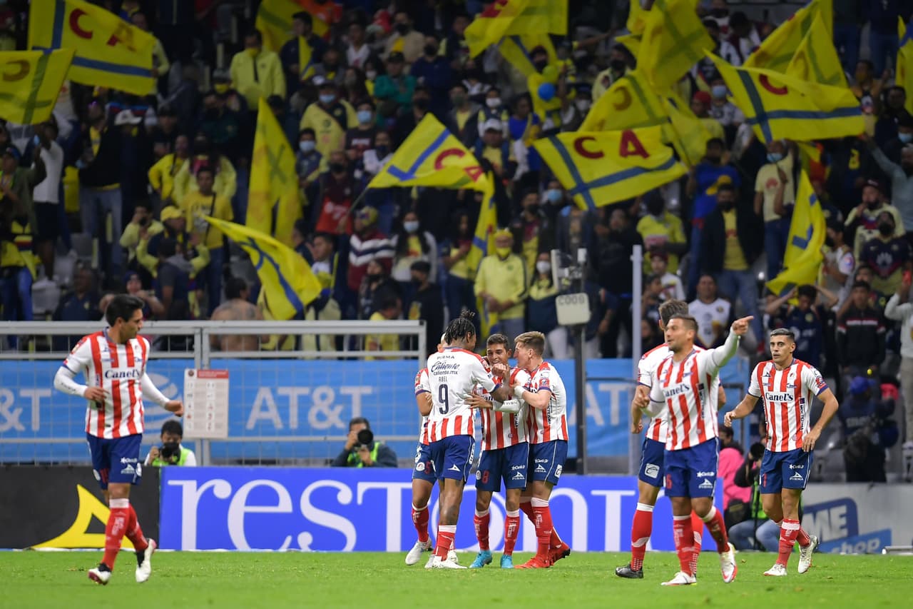 Atlético de San Luis le dio un ‘baile’ al América y lo estaba goleando con tantos de Bilbao, Hernández y Berterame, pero en los últimos minutos las Águilas tuvieron una reacción que no alcanzó gracias a los goles de Roger y Henry.