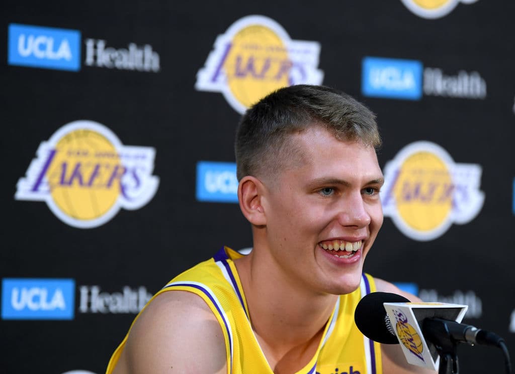 Y del torrente de sangre más joven llega el novato alemán reclutado en la primera ronda del pasado Draft de la NBA, Moritz Wagner, fascinado de llegar a estas instancias.
