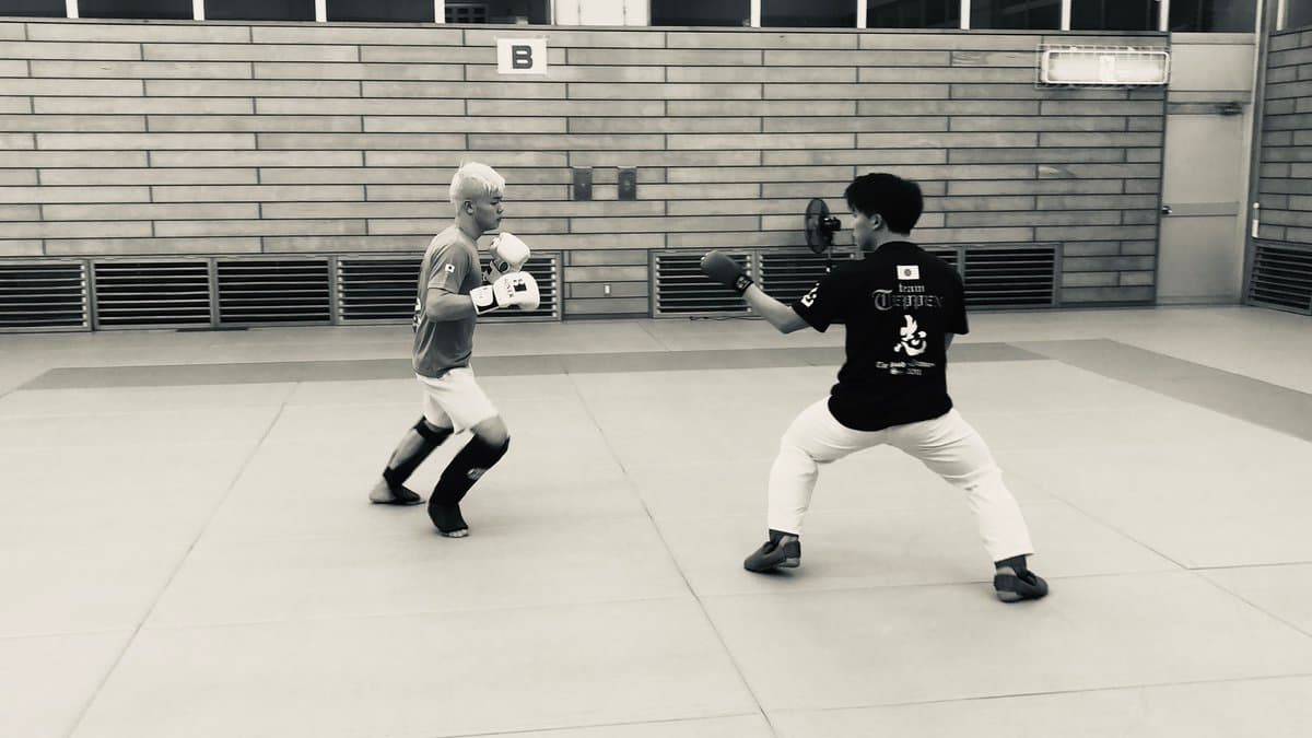 Nasukawa, rival de Mayweather, le responde a McGregor: "No soy Jackie Chan"