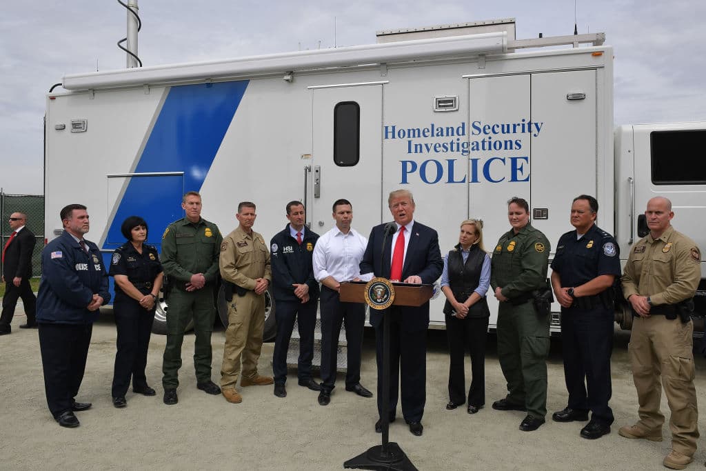 Luego de llevar a cabo la inspección de los prototipos Trump ofrecío más declaraciones ante la prensa.