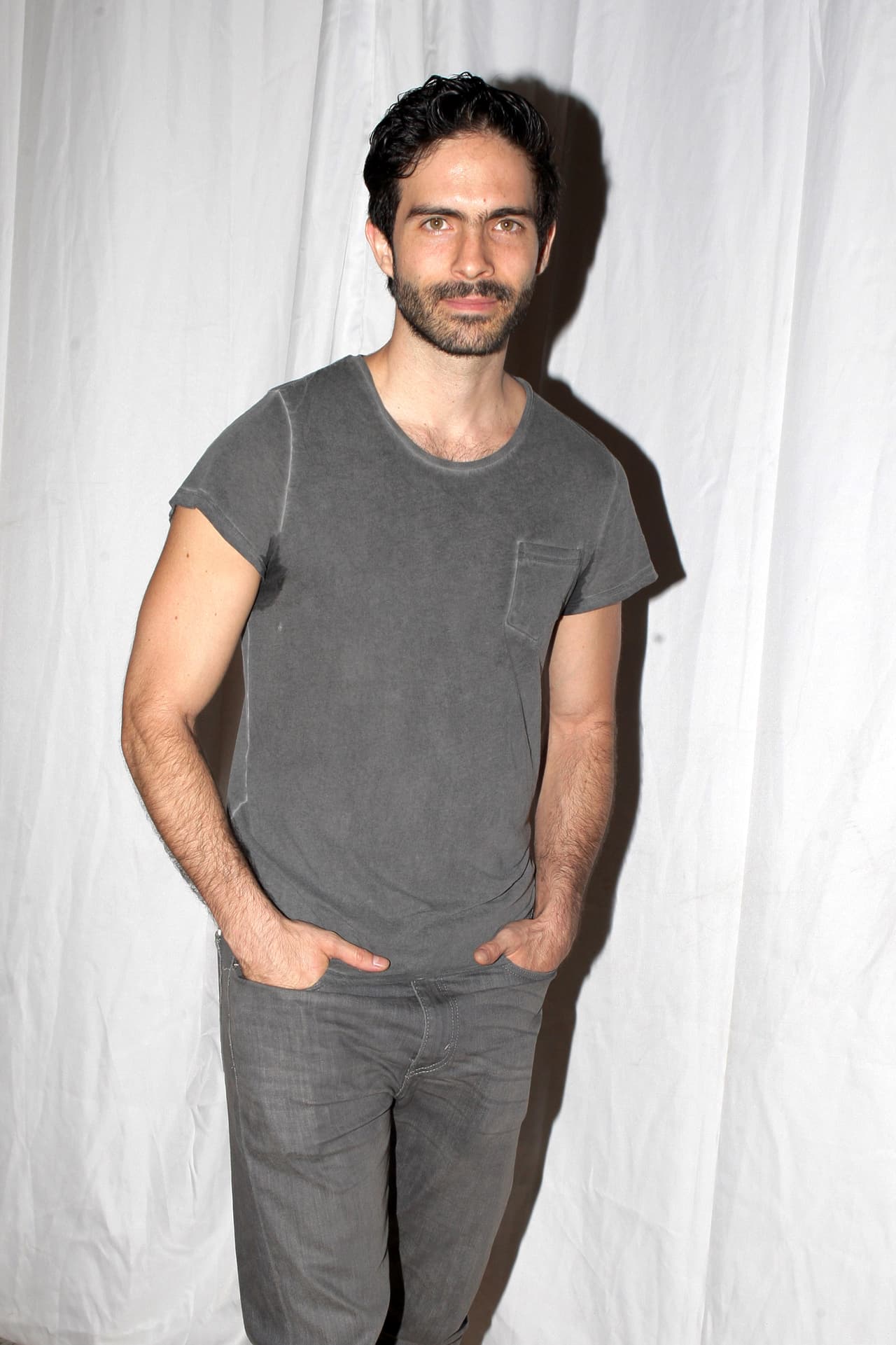 El cine contó con su presencia en 1990 con la película “La primera noche”.