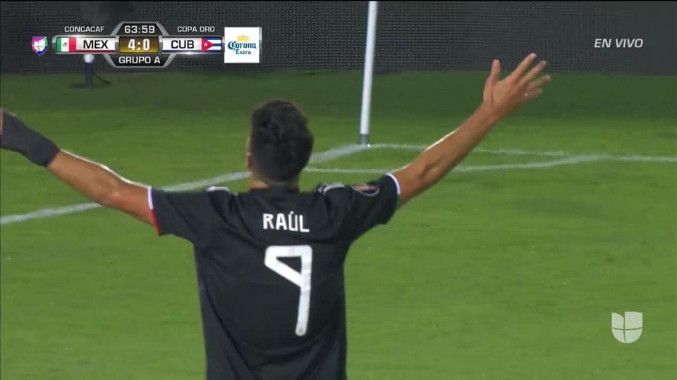 ¡GOOOL! Raúl Jiménez anota para Mexico