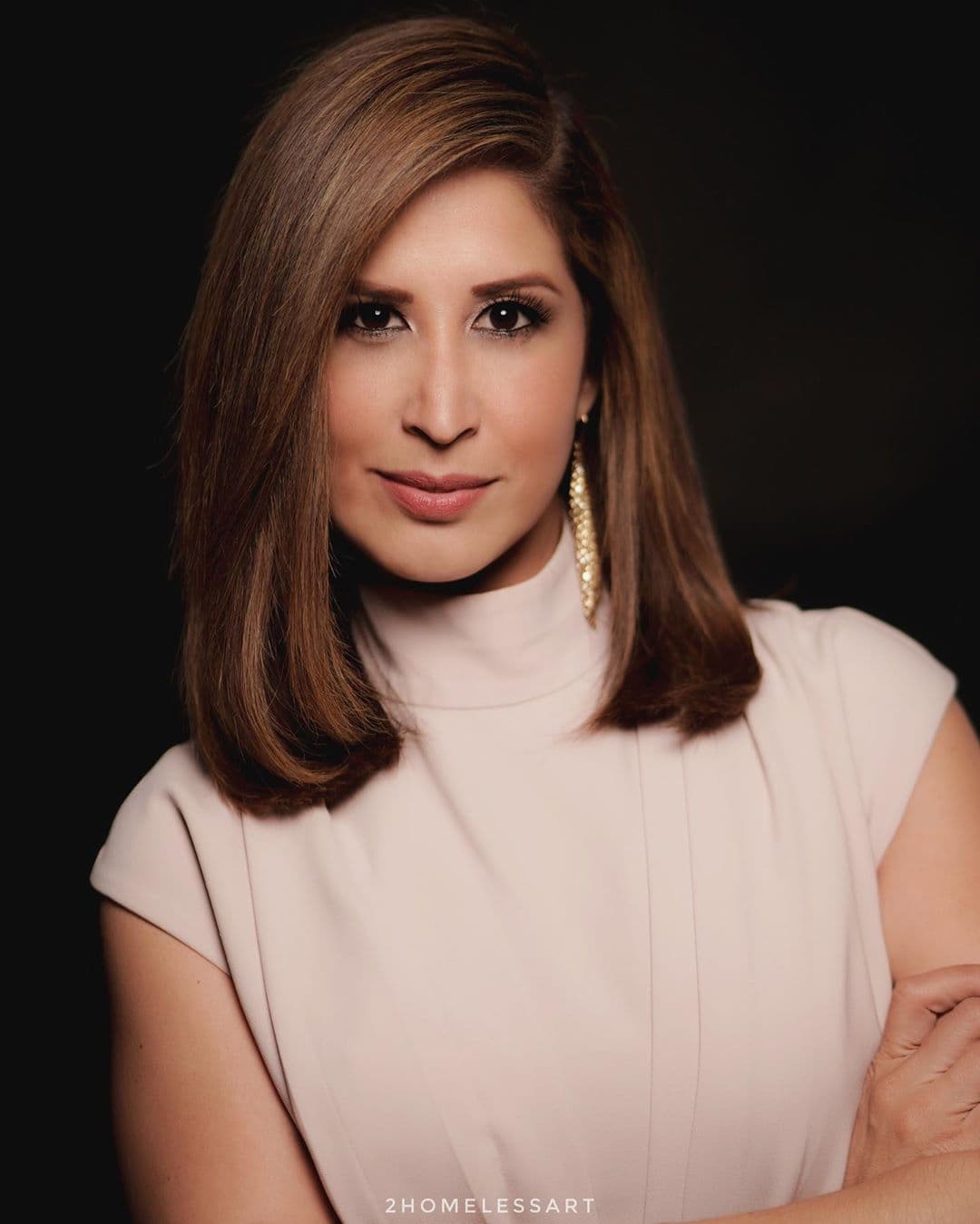 A su vez, la fuerza y determinación de nuestra Elyangelica González resaltan su belleza. Esta semana nos trajo tanto desde la calle como del estudio, la información más relevante, y vaya que tuvimos tela de dónde cortar.