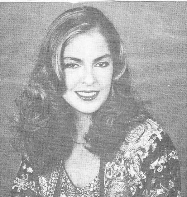 Las varias bodas y divorcios de 
<b><a href="http://www.univision.com/temas/lupita-dalessio">Lupita D'Alessio</a></b> fueron opacando su carrera artística, así como las adicciones al alcohol y sustancias ilegales. Pero el escándalo más grande de la cantante fue en el año 1993, cuando fue arrestada en aeropuerto de la Ciudad de México, esto por evasión de impuestos, por lo que fue encarcelada durante 15 días hasta que su situación fue aclarada.