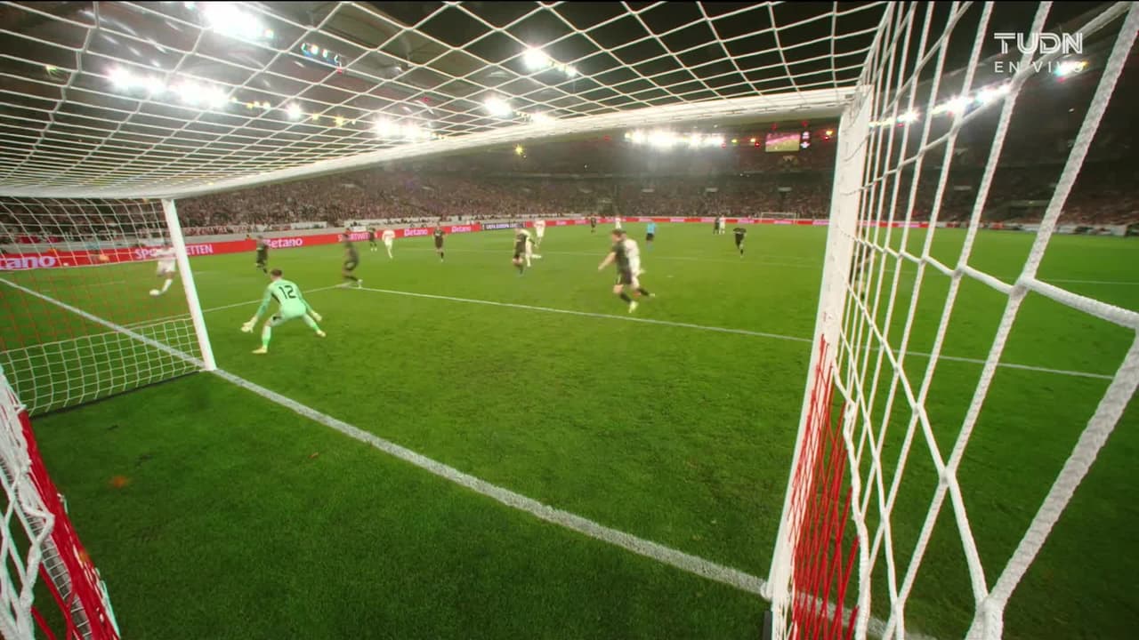 ¡TIRO ATAJADO! disparo por Ramon Hendriks.