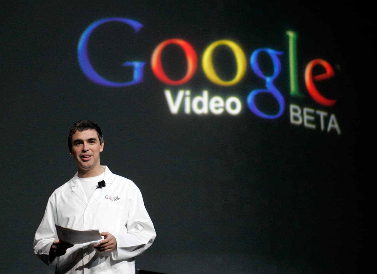 <b>Larry Page – CEO de Alphabet (Google)</b>
<br> 
<br>
<b>Durante la campaña Trump atacó <a href="http://www.politico.com/story/2016/09/donald-trump-google-clinton-228878" target="_blank">a Google por supuestamente suprimir</a></b> noticias negativas sobre Hillary Clinton. La empresa fue 
<b><a href="http://www.reuters.com/article/us-usa-trump-google-idUSKBN1430G6">uno de los mayores donantes corporativos</a> </b>a la campaña demócrata y a lo largo de los años ha mantenido una relación cercana con el gobierno de Barack Obama.