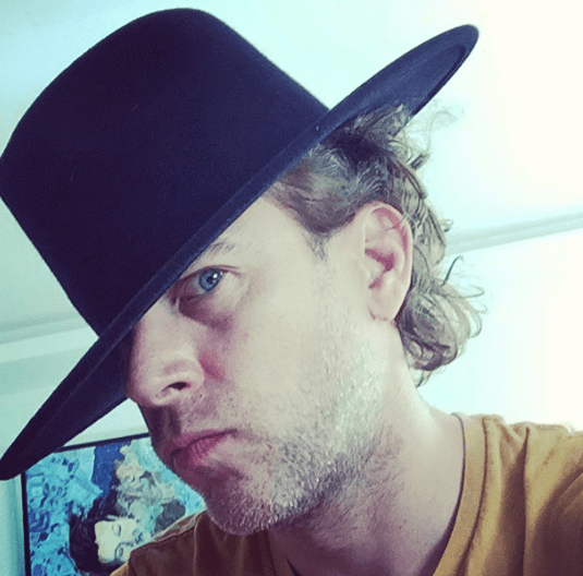 Entre los mensajes de apoyo enviados a Carlos, se encontraban amigos y compañeros del medio artístico. "Que en paz descanse. Un fuerte abrazo en el corazón", escribió Sebastián Rulli.