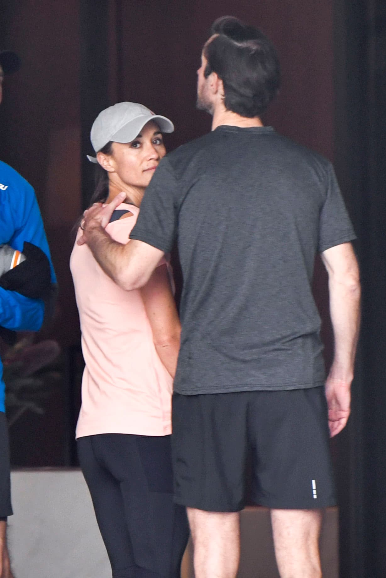 Al final la pareja llegó a un restaurante, donde la prensa ya no tuvo manera de seguir fotografiándola.