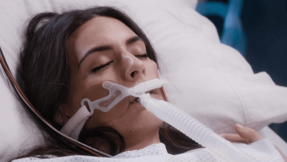 Finalmente, y después de días de estar conectada a un respirador artificial, su padre, Jaime Ponce (Roberto Ballesteros), decide hacer válida su voluntad anticipada y pide desconectarla, marcando así una de las muertes más tristes de las telenovelas mexicanas.