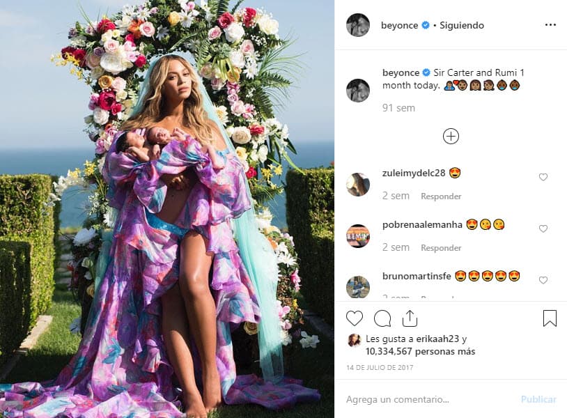 "En el útero, el corazón de uno de los bebés se paró un par de veces, así que me hicieron una cesárea de urgencia", relata en 'Homecoming'.
<br>