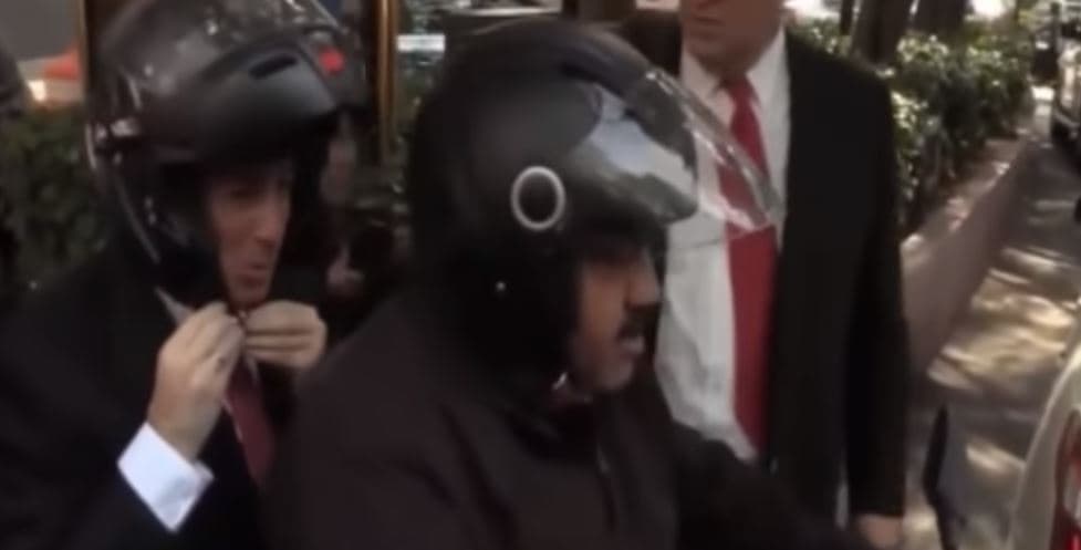 Pero también dio la nota como pasajero de una motocicleta. 
<b>Dicho transporte fue la sorpresa este 2018</b>, ya que nunca se había visto que fuera utilizado con esa frecuencia durante la contienda electoral. José Antonio Meade hizo uso de este medio en el último mes de campañana, el 8 de junio, y así cumplió su agenda para ese día.