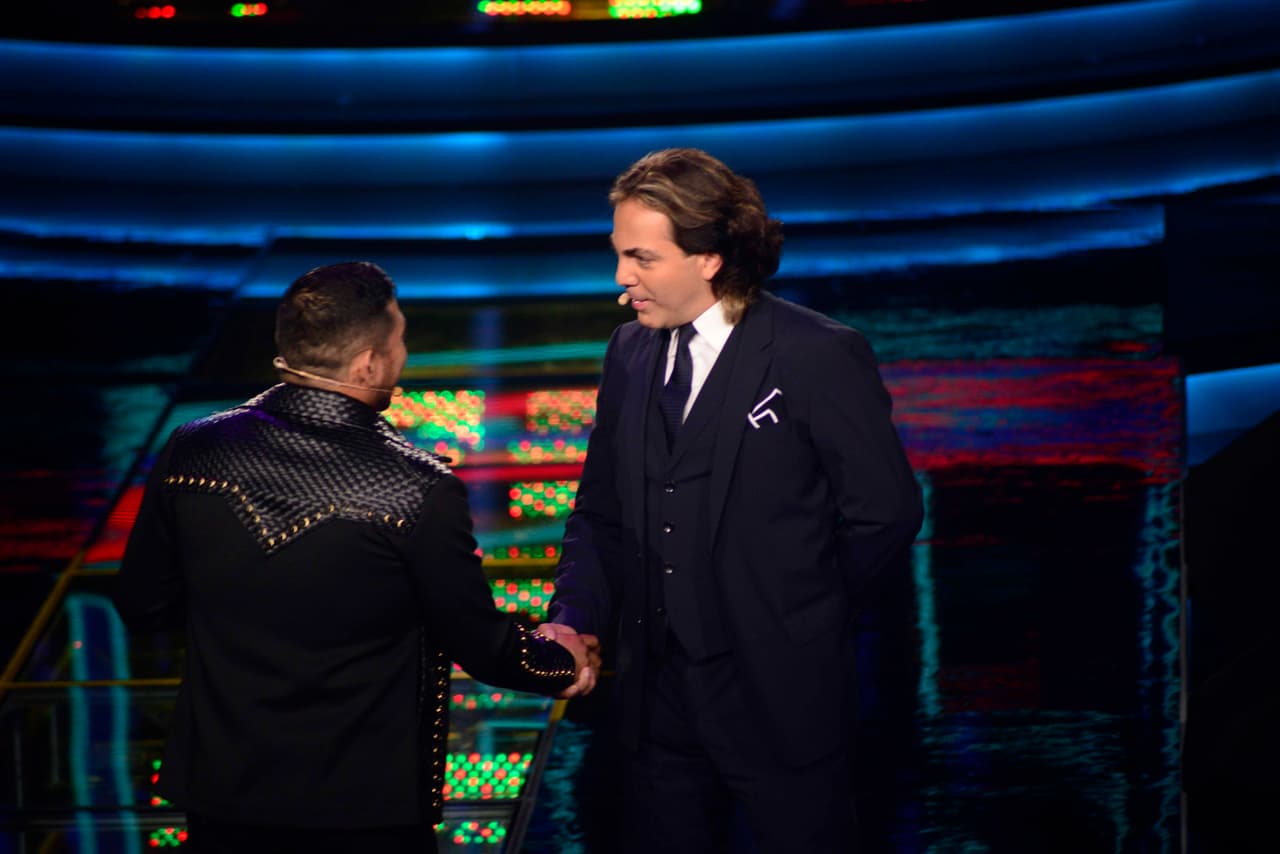 Parece que no se llevan bien, pero la realidad es que Espinoza y Cristian tienen una gran relación de amistad, eso sí, no dejan de pelear, decirse de cosas, bailar y cantar juntos logrando todo un show, pero al final, este dueto nos hace reír con sus ocurrencias.