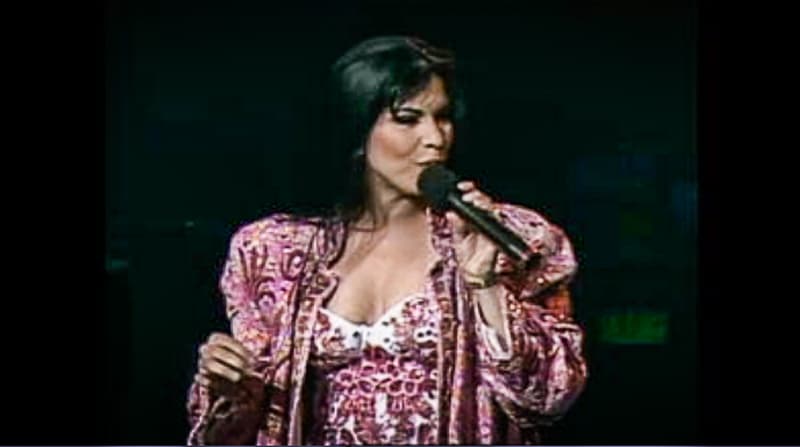 Muy joven y llena de vitalidad, Olga Tañón interpretó la canción de 'Hombre malo'. La puertorriqueña estuvo nominada esa noche a Artista del Año en la categorial Tropical/Salsa.