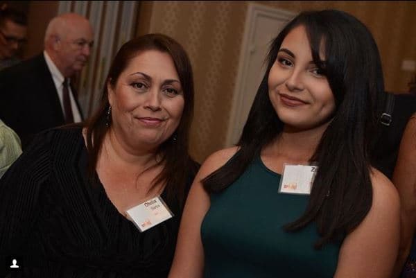 Ante los insultos, Ofelia Barba, madre de Zoey, exigió al colegio de su hija explicaciones por la discriminación hacia su hija. Sin embargo, no obtuvo una respuesta o disculpa, a pesar de que el centro educativo se había comprometido a ofrecer una disculpa.