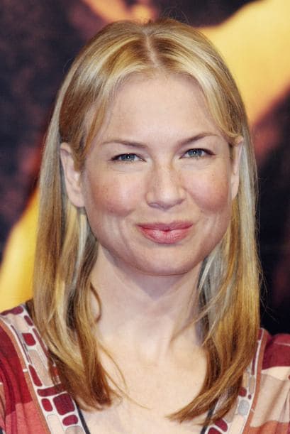 Pero su rostro comenzó a cambiar, se hizo una restirada y le dio un retoquito a su "delantera".