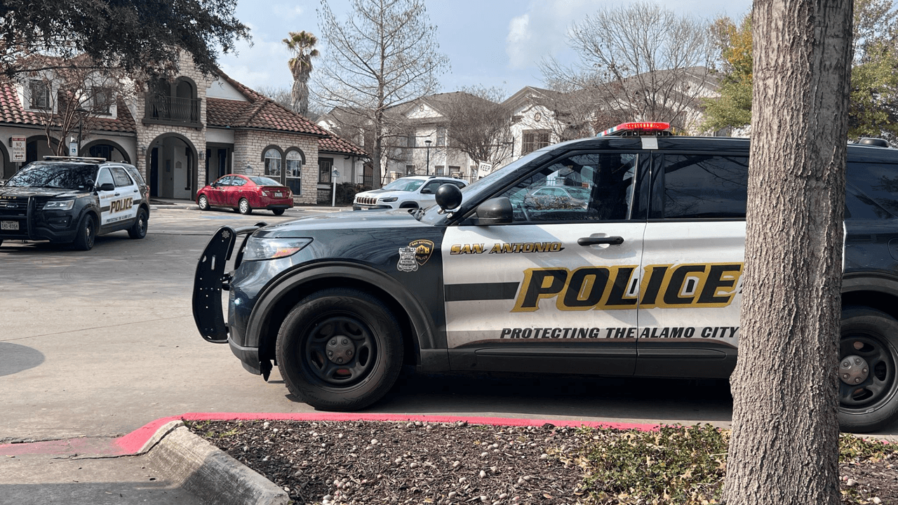 No se ha confirmado qué tipo de relación existía entre los menores de edad y los adultos muertos, pero podrían tratarse de sus hijos.