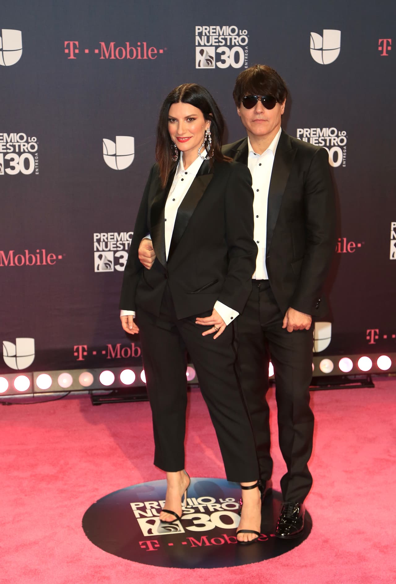 "Hablar con nuestros hijos sin esconderles la verdad, pero tranquilizándolos creo que es necesario hoy más que nunca", insistió. Mientras tanto, la cantante se prepara para Pascua: "Esperamos que la 'libertad' esté cada día más cerca", finalizó.