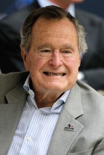 Expresidente de EEUU George H.W. Bush recibió Navidad hospitalizado.