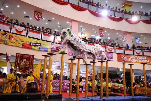 Así como uno o varios pares de platillos.