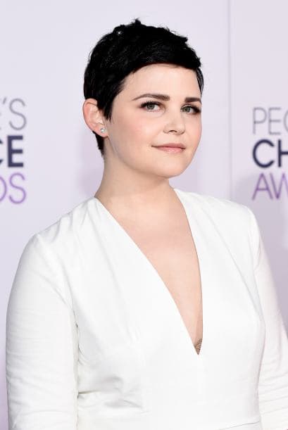 Otro estilo que funciona muy bien es un corte con flequillo de lado.