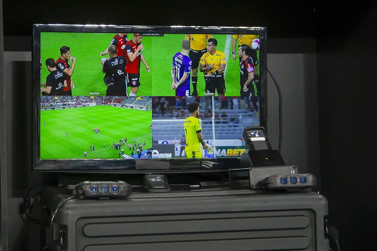 Las dos jugadas generaron controversia y marcaron el estreno del VAR en el fútbol mexicano.