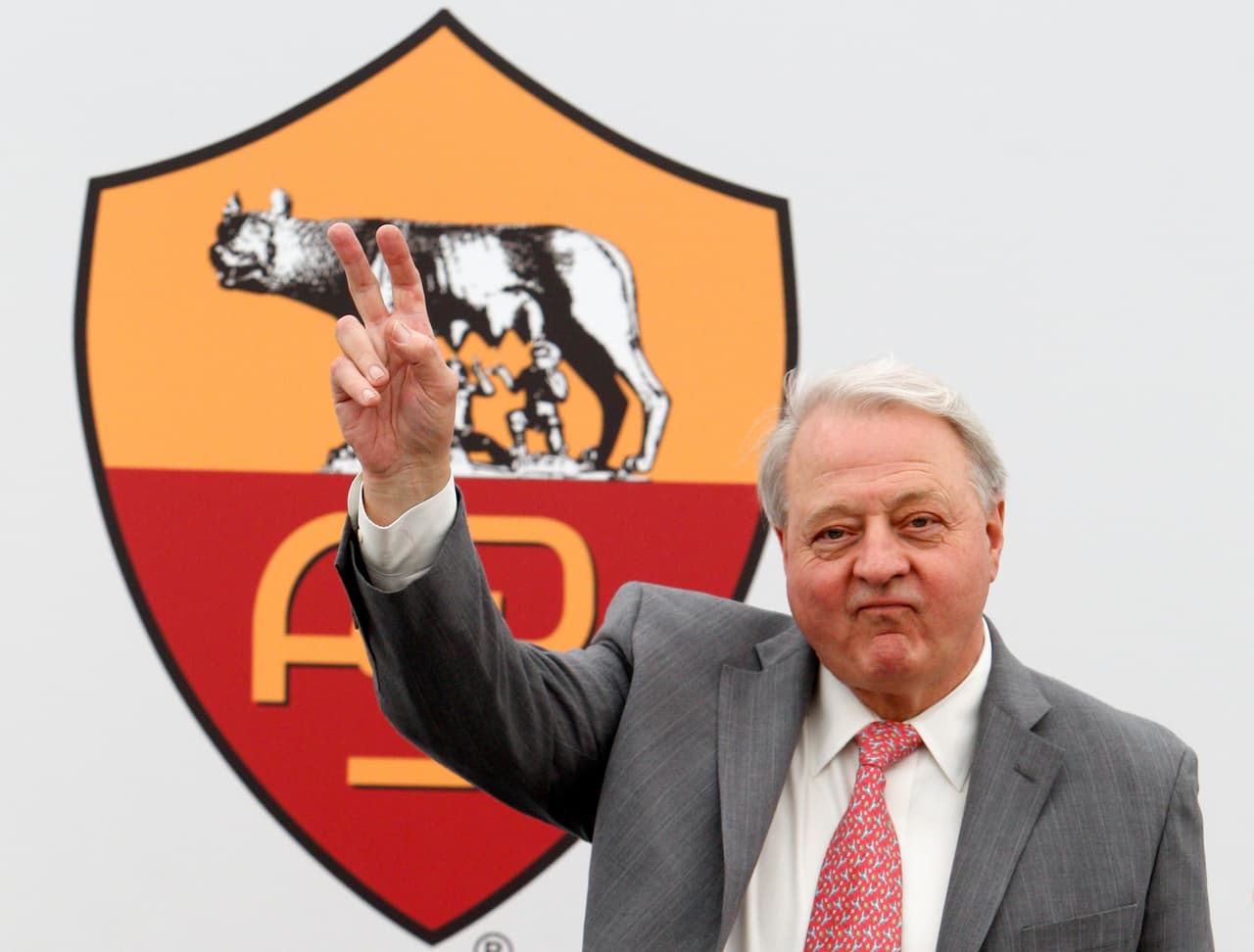 Si Bien Roma no ha despegado al nivel más alto, sí es cierto que el capital invertido por estos multimillonarios se convierte en un gran negocio que lejos de la misma pasión resulta muy rentable.