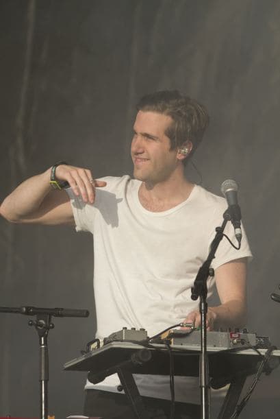 Mark Foster y los demás integrantes de la banda de indie rock Foster the People interpretaron sus mayores éxitos en el Austin City Limits este viernes.