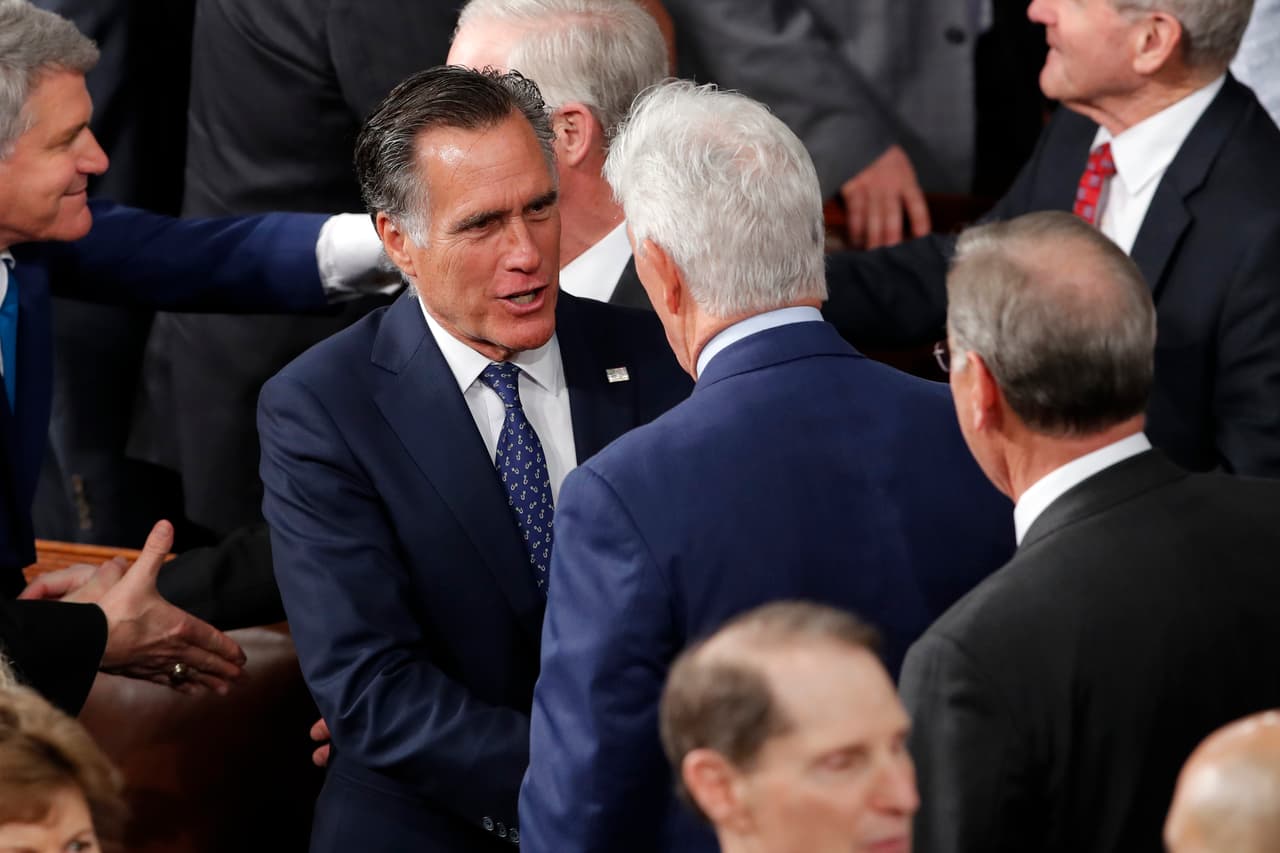 La llegada del senador republicano Mitt Romney, de Utah.
<br>