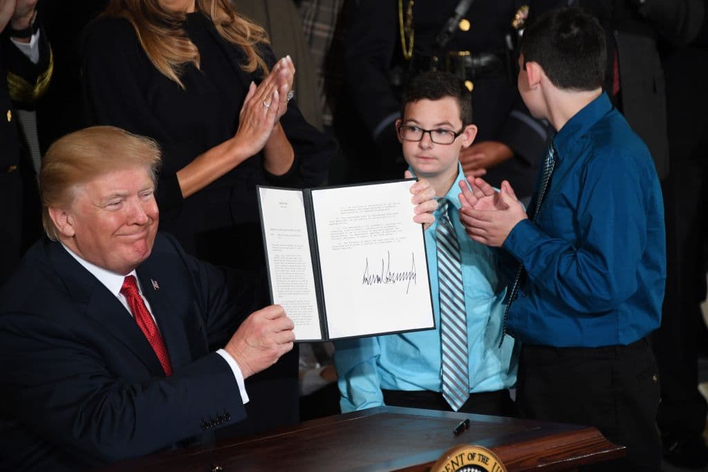 Trump recordó a su hermano alcohólico al hablar de la adicción a los opioides: por qué no fue una buena idea